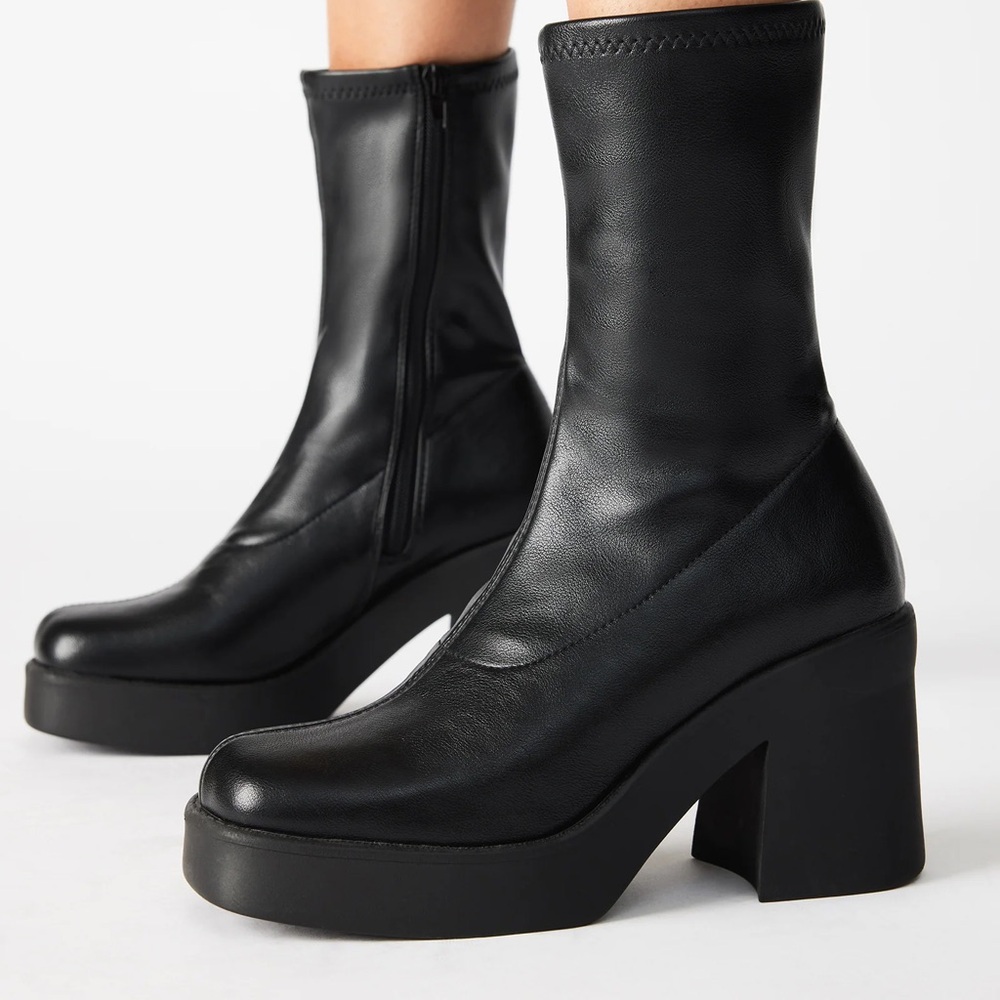KLAYTON BLACK Steve Madden Booties